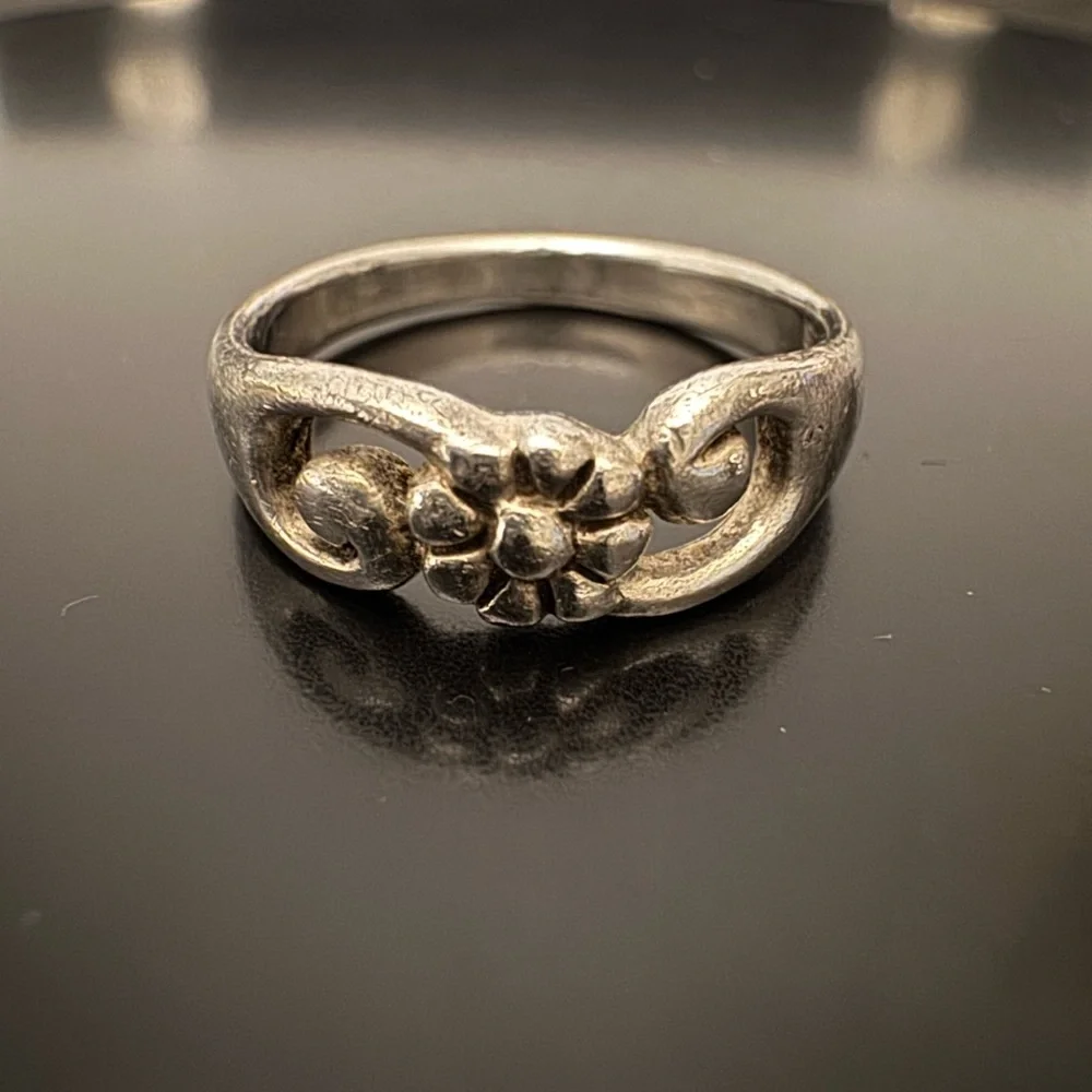 Sterling Silver Flower Scrollwork Ring